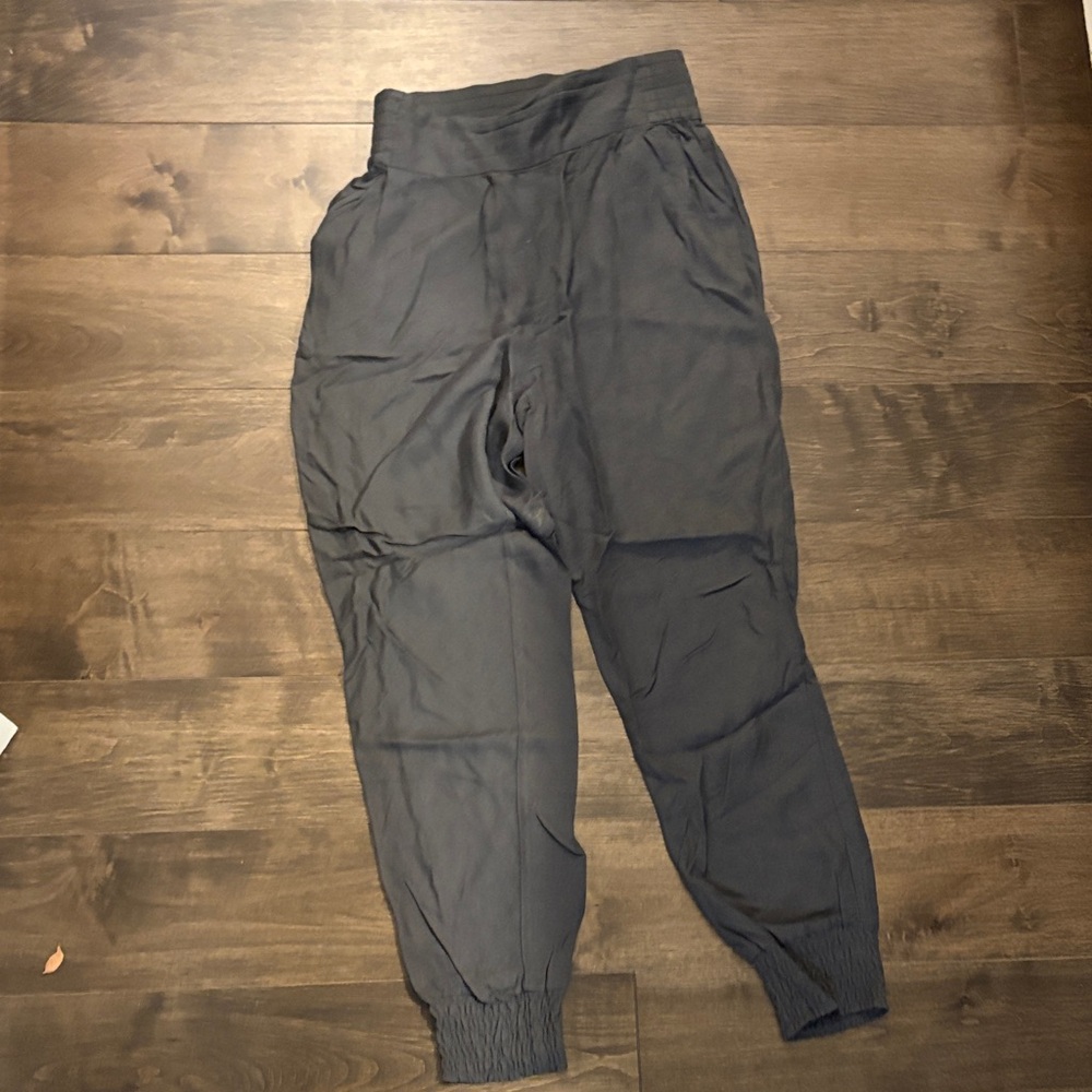 Talula Women's Gray Capris